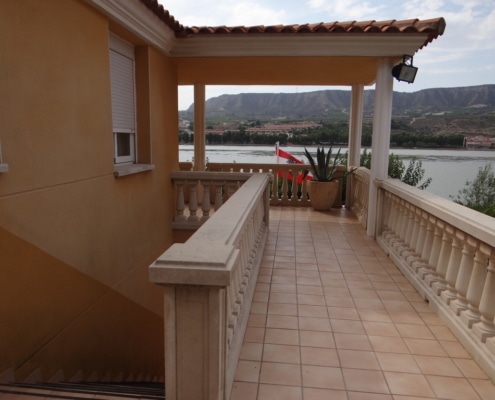 Ausblick nach Treppenaufgang Richtung Ebro