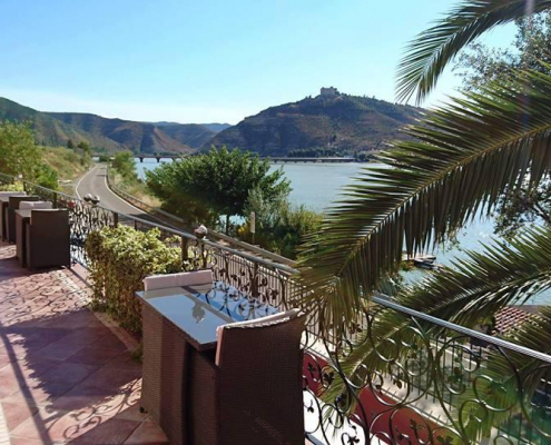 Ausblick vom Balkon auf den Ebro
